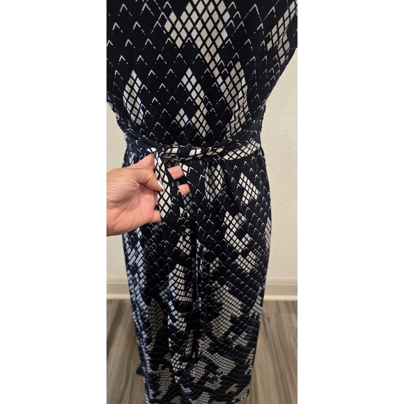 Eliza J Navy & White Sleeveless Maxi Dress - Size 12P - Picture 5 of 13